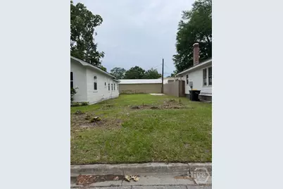 656 E 34th Street, Savannah, GA 31401 - Photo 1