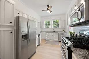 314 E 51st St, Savannah, GA 31405 - Photo 14