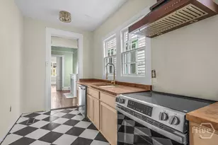 221 W 39th St, Savannah, GA 31401 - Photo 26
