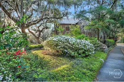 302 E 46th Street, Savannah, GA 31405 - Photo 4