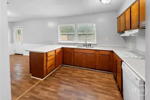 320 W Whatley St, Pooler, GA 31322 - Photo 10