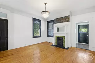 657 E Henry St, Savannah, GA 31401 - Photo 8