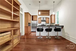 217 E Bolton St, Savannah, GA 31401 - Photo 16