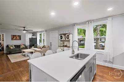 332 E 56th Street, Savannah, GA 31405 - Photo 10
