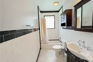 19 W 50th St, Savannah, GA 31405 - Photo 12