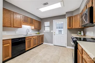 122 A Smith Ave, Savannah, GA 31408 - Photo 8