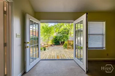 122 B, C Smith Avenue, Savannah, GA 31408 - Photo 20