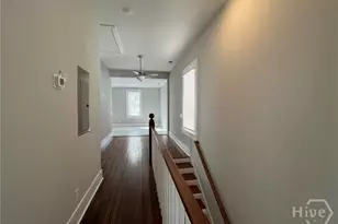 213 W 39th St, Savannah, GA 31401 - Photo 2
