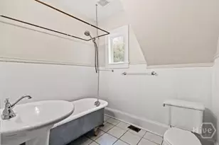 723 E Henry St, Savannah, GA 31401 - Photo 16