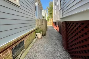 110 E Duffy St, Savannah, GA 31401 - Photo 10