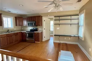 110 E Duffy St, Savannah, GA 31401 - Photo 4