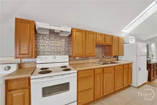 1902 Barnard St, Savannah, GA 31401 - Photo 40