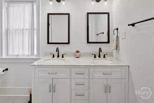 310 W 39th St, Savannah, GA 31401 - Photo 38