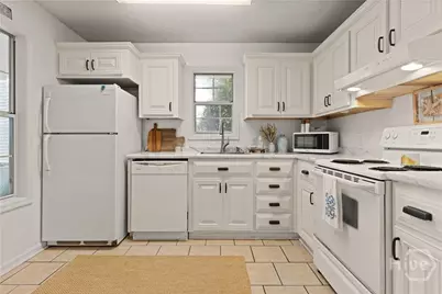 302 E Island Square Drive, Saint Simons, GA 31522 - Photo 6