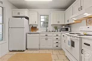 302 E Island Square Dr, Saint Simons, GA 31522 - Photo 6