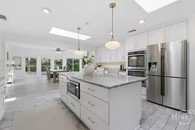 11 Monastery Road W, Savannah, GA 31411 - Photo 10