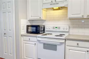 42 Stonelake Cir, Savannah, GA 31419 - Photo 6