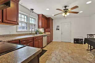 2337 E 40th St, Savannah, GA 31404 - Photo 12