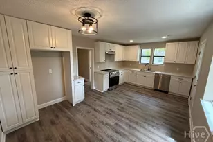 413 Emmit St, Savannah, GA 31405 - Photo 2