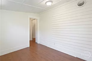 205 E 39th St, Savannah, GA 31401 - Photo 22