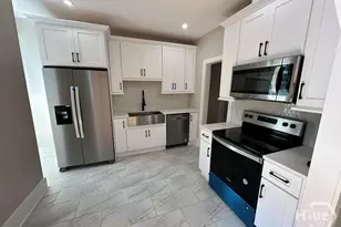 221 W Duffy St, Savannah, GA 31401 - Photo 4