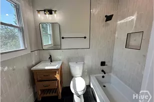 221 W Duffy St, Savannah, GA 31401 - Photo 10
