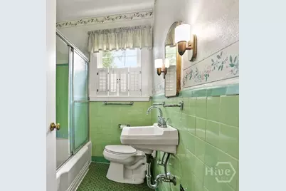 319 E 52nd Street, Savannah, GA 31405 - Photo 32