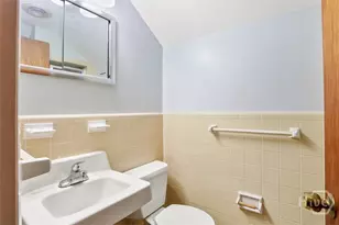 319 E 52nd St, Savannah, GA 31405 - Photo 38