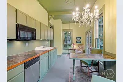 212 W 40th Street, Savannah, GA 31401 - Photo 8