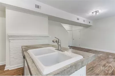 301 W Henry Street #B, Savannah, GA 31401 - Photo 6