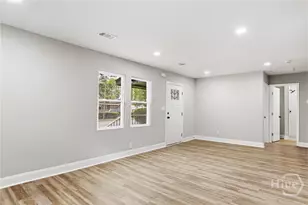 405 N Baldwin Cir, Savannah, GA 31405 - Photo 10
