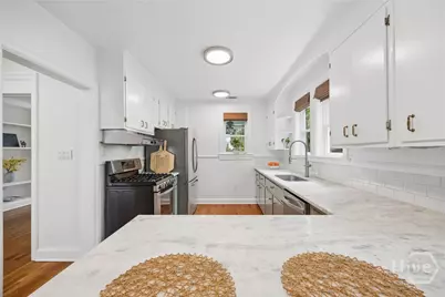526 E 56th Street, Savannah, GA 31405 - Photo 14