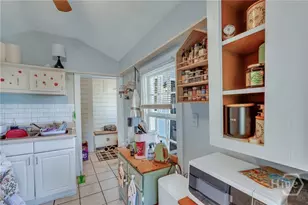 218 W Anderson St, Savannah, GA 31401 - Photo 22