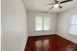 1008 W Victory Dr, Savannah, GA 31405 - Photo 12