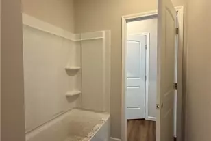 1300 Kentucky St, Darien, GA 31305 - Photo 12