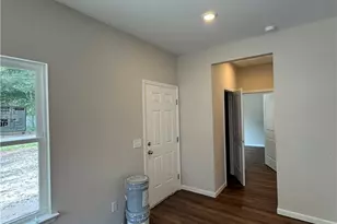1300 Kentucky St, Darien, GA 31305 - Photo 8