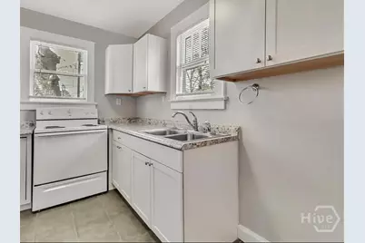 916 E 35th Street, Savannah, GA 31401 - Photo 14