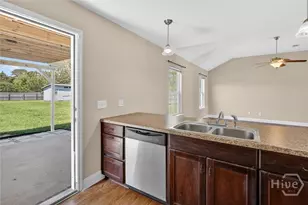 365 Creekside Cir, Ellabell, GA 31308 - Photo 6
