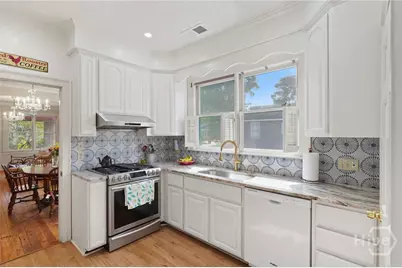 702 E 32nd Street, Savannah, GA 31401 - Photo 10