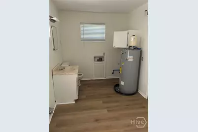 2201 E 37th Street, Savannah, GA 31404 - Photo 14