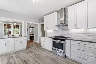 326 E 53rd Street, Savannah, GA 31405 - Photo 16