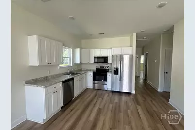 373 Carter #B, Allenhurst, GA 31301 - Photo 4