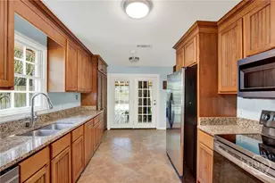 157 Hampshire Rd, Savannah, GA 31410 - Photo 12