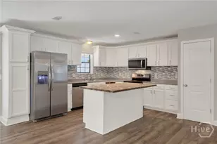 700 Thornwood Way, Hinesville, GA 31313 - Photo 12