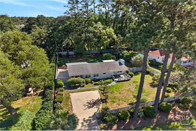 219 E Point Drive, Savannah, GA 31410 - Photo 2