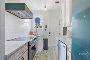 801 E 37th St, Savannah, GA 31401 - Photo 16