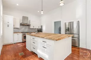 205 W 35th St, Savannah, GA 31401 - Photo 16