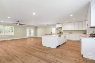27 Pine Dr, Savannah, GA 31405 - Photo 8