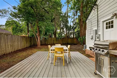 710 E 38th Street, Savannah, GA 31401 - Photo 16
