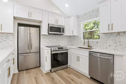 2020 Cowan Avenue, Savannah, GA 31405 - Photo 12